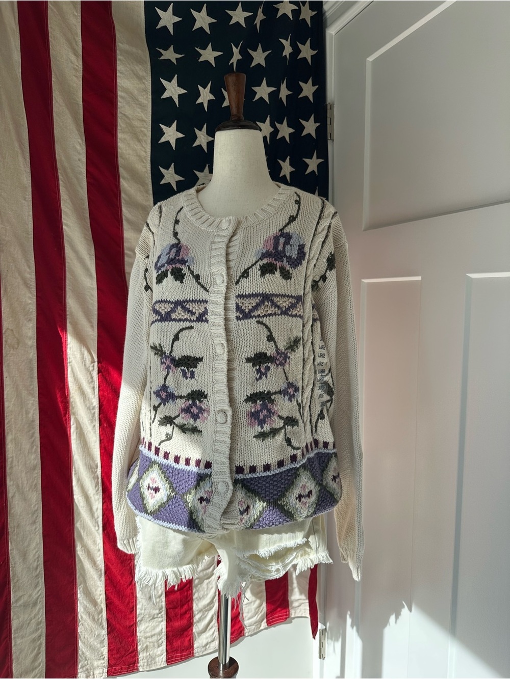 NWT David Loren Vintage Floral Embroidered Cardigan Sweater - Large - Picture 2 of 16
